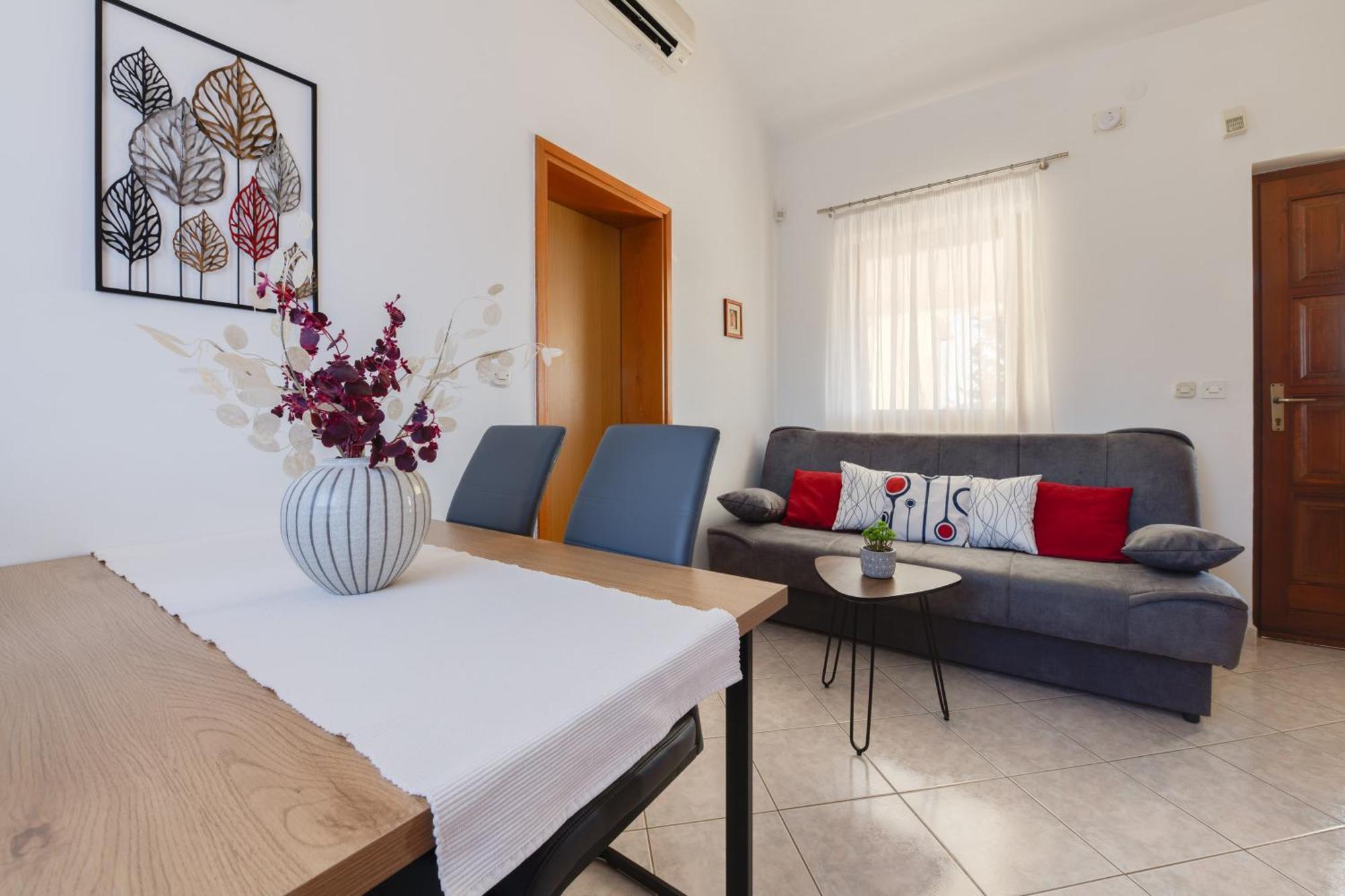 Villa Livia With Three Nice Apartments, Swimming Pool, Childrens Playground, Barbecue And Free Parking Liznjan Luaran gambar